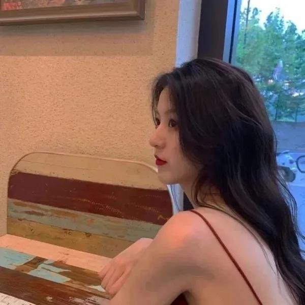 塞布丽娜·卡彭特：无厘头圣诞