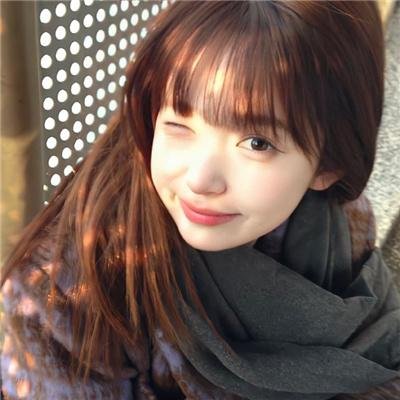 送她一朵小红花